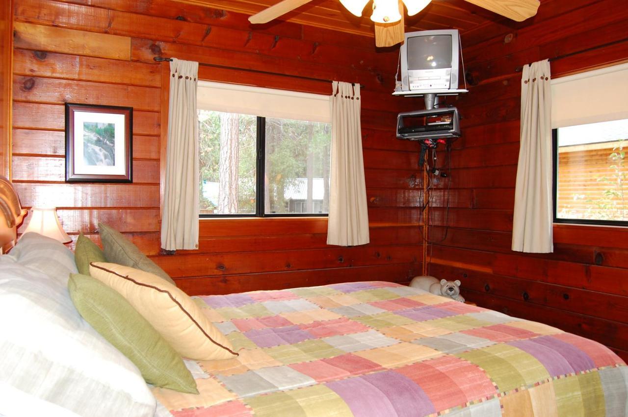 Chalet 35 Cubbys Den Wawona